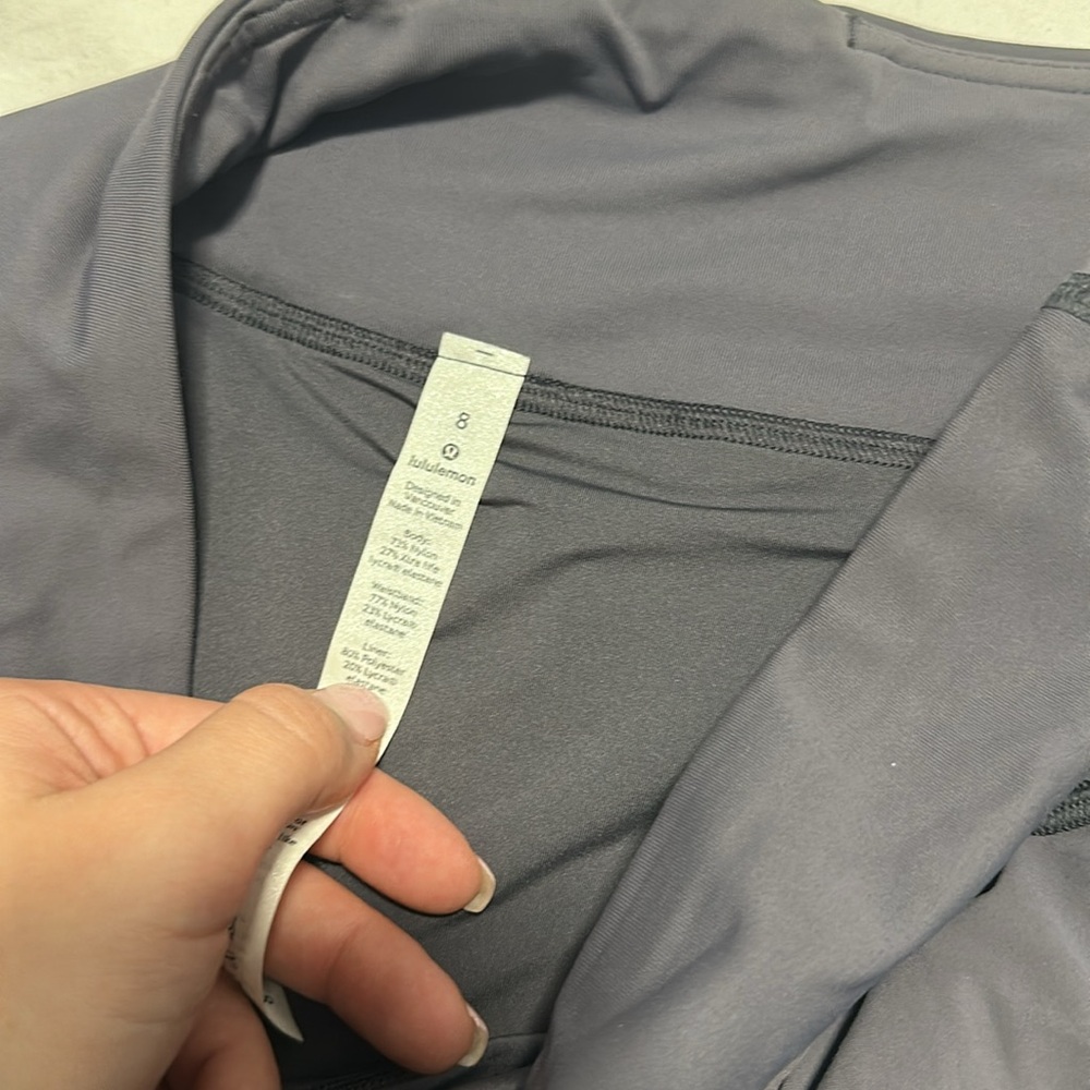Lululemon shorts with lining - Picture 4 of 4